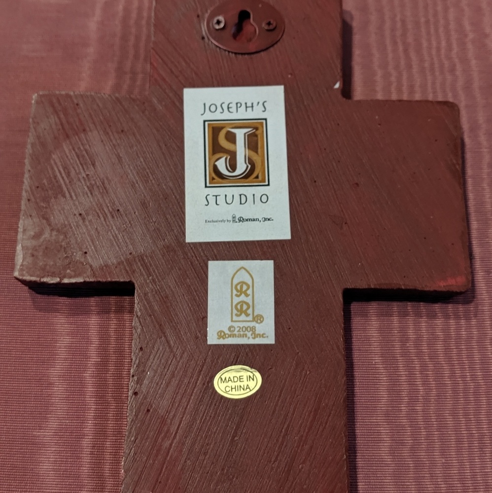 Joseph's Studio Cross wall decor - Picture 3 of 4